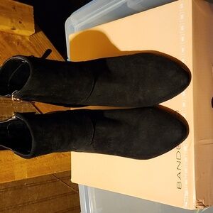 Bandolino Black Heeled Boots with Zipper